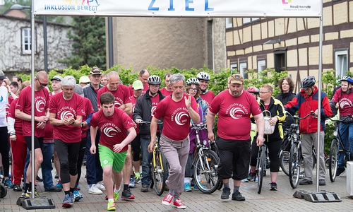 450 Teilnehmer starteten wieder beim Neuerkeröder Firmenlauf für Teilhabe und Toleranz. Fotos: Jörn Schewski