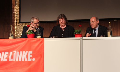 Hartwig Erb, Pia Zimmermann und Gregor Gysi diskutierten über das Thema "Rechtspopulismus". Fotos: Eva Sorembik
