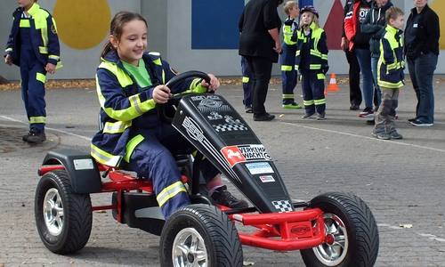 Die Kinder hatten viel Spaß beim Kettcar fahren. Fotos: Achim Klaffehn