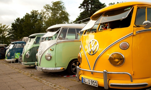 Der Bulli als Kultobjekt steht im Mittelpunkt des Festivals im Allerpark. Foto: Veranstalter