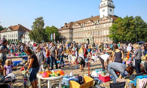 Bei zahlreichen Flohmärkten kann in der Region wieder ordentlich gestöbert werden. Symbolfoto: Thorsten Raedlein