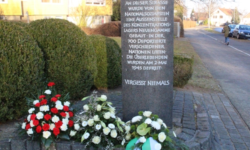 Am Gedenkstein am Laagberg findet eine stille Kranzniederlegung statt. Foto: Archiv