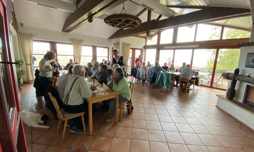  Mittagessen in der Berggaststätte „Maltermeister Turm“.