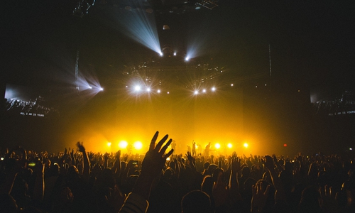 Viele Bands sorgen für die richtige Stimmung beim 42. Helmstedt Altstadtfest. Symbolfoto: Pixabay