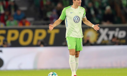Für Mario Gomez war es ein Wechselbad der Gefühle: Einem verschossenen Elfer folgte das Tor. Fotos: Agentur Hübner