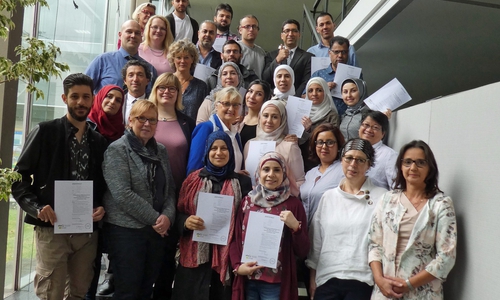 Die erfolgreichen Teilnehmerinnen/Teilnehmer und die Beteiligten des Pilotprojektes. Foto: Stadt Salzgitter