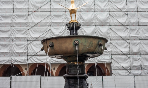 Das historische Rathaus profitiert von dem Erbe. Foto: Alec Pein