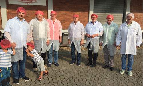 Der CDA-Landesvorstand auf dem Betriebsgelände in angemessener Schutzkleidung. Foto: Wendt, CDA-Landesverband Braunschweig