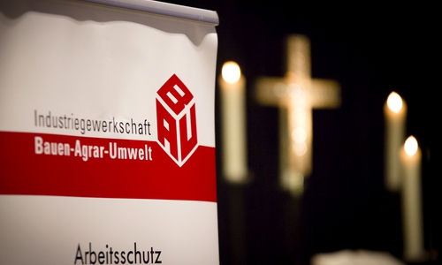 Gedenken an die Opfer von Arbeitsunfällen: Die Gewerkschaft IG BAU ruft am Workers‘ Memorial Day zu einer Schweigeminute auf. Foto: IG BAU