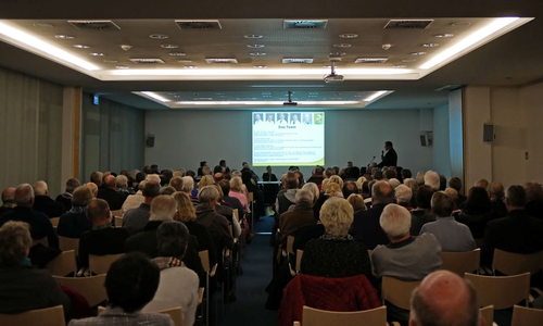  Das Patientenkolloquium wurde gut besucht. Rund 150 Interessierte folgten der Einladung des Klinikums.