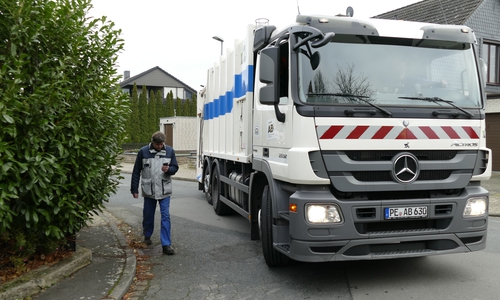 Übersehen im toten Winkel – ein Problem, das vermehrt auftritt. A+B hat seine Fahrzeuge deshalb mit einem Abbiegeassistenzsystem ausgerüstet. Foto: Landkreis Peine