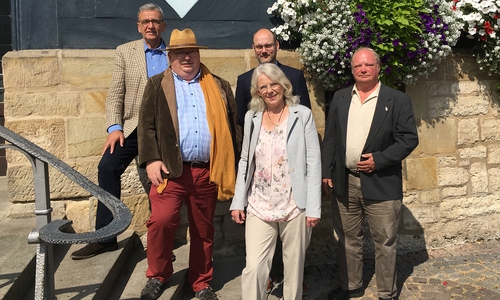 V. l.: Bürgermeister Thomas Pink, Vorsitzender Dirk Metzing, stellvertretender Vorsitzender Johannes Rösner, Kassenwartin Roswitha Reinhold und Werner Reinhold. Foto: Stadt Wolfenbüttel