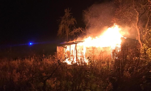 Wieder brannte es im Kleingartenverein. Fotos: Feuerwehr Königslutter