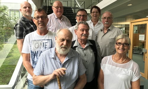 Hintere Reihe: Andreas Janizki, Donald Cameron, Frank Schimkat, Inge Pelzer, Karl-Heinz Mull; mittlere Reihe: Bernd Schlüter, Hans-Werner Eisfeld; vordere Reihe: Karl-Heinz Vogel und Elke Streckfuß; es fehlen: Mareike Schubert und Lutz Tabert. Foto: Stadt Salzgitter