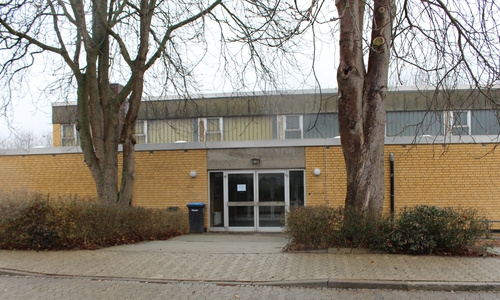 Die Münstedter Sporthalle wird ein neues Dach erhalten. Foto: Frederick Becker