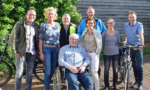 Der Arbeitskreis „Fahrradfreundliches Helmstedt“ zur Zeit der Erstellung des Radverkehrsplans der Stadt Helmstedt. Von links nach rechts: Mario Schrader, Viola Vorbrod, Klaus Saemerow, Achim Klaffehn, Monika Bartels-Röker, Dieter Fuhrmann, Heike Volkmann und Stefan Weinkopf. Foto: Achim Klaffehn