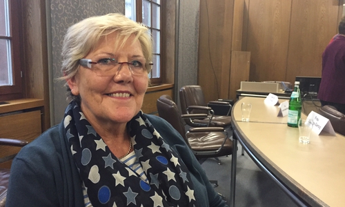 Sigrid Otte berichtete dem  Im Kreis-Sozialausschuss von ihrer Arbeit in der Flüchtlingshilfe. Fotos: Anke Donner 
