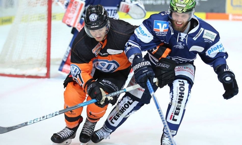 Zum Saisonauftakt hatten die Iserlohn Roosters die Nase vorne. Foto: Hendrik Klein/Täger