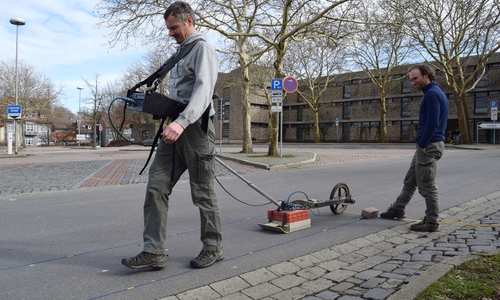 Bei der Georadarmessung wurde mit einer Messsonde der gesamte Parkplatz Stück für Stück abgefahren. Foto: Stadt Goslar

