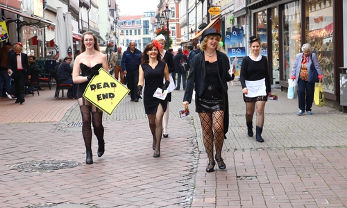Im August letzten Jahres versammelten sich die Wolfenbütteler im Rocky-Horror-Picture-Show-Look und gewannen sowohl die Stadtwette, als auch die zugehörige Selfie-Wette. Foto: Archiv
