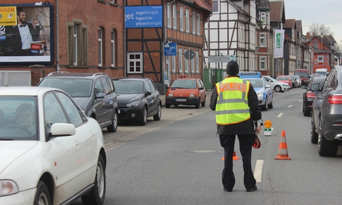 18 Beamte waren bei der Kontrolle am Dienstag im Einsatz. Fotos: Anke Donner