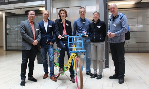 Von links: Thomas Klein (Allianz für die Region), Tobias Grosch Braunschweig Stadtmarketing GmbH), Manuela Hahn (Erste Verbandsrätin Regionalverband Großraum Braunschweig), Norbert Fleischmann (ADFC Braunschweig), Erica Neumann (ADFC Wolfenbüttel) und Dieter Meister (Samtgemeinde Baddeckenstedt/Radsportverein Germania Heere) organisierten das diesjährige Sattelfest. Foto: Christina Ecker