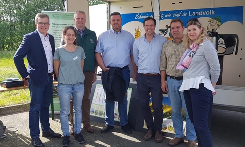 Ralf Johannes, Linda Tendler, Volker Meier, Andreas Busch, Friedrich Reinold, Karsten Lacü, Urte Rötz (v. li.). Foto: Gemeinde Lehre