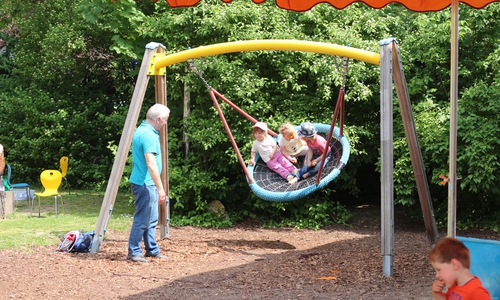 Bei sommerlichen Temperaturen feiert der Ortsverband Wolfenbüttel des Deutschen Kinderschutzbundes am Samstag sein Frühlingsfest und bot seinen kleinen Gästen jede Menge Spiel und Freizeitangebot. Fotos: Robert Braumann
