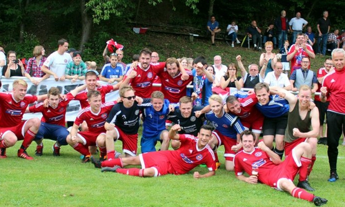 Die SG Roklum/Winningstedt sicherte sich am Pfingstsamstag den Aufstieg in die Bezirksliga. Fotos: Bernd-Uwe Meyer