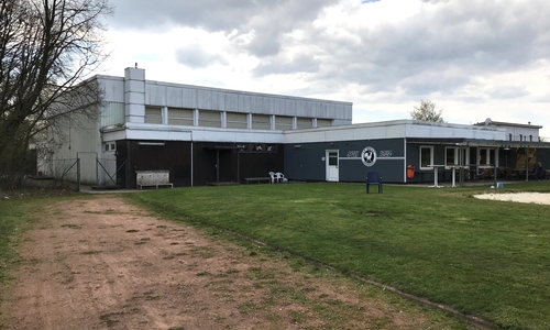 Die alte Mehrzweckhalle Hahndorf hat bald ausgedient – ein Neubau soll sie ersetzen. Foto: GGM 