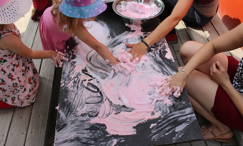 Die Stadt will das Kinderbetreuungsangebot ausweiten. Symbolfoto: Frederick Becker