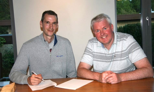 Der neue Wolfpack-Coach Christian Raus (links) mit Geschäftsführer Bernd Rosemeyer. Foto: Wolfpack Wolfenbüttel