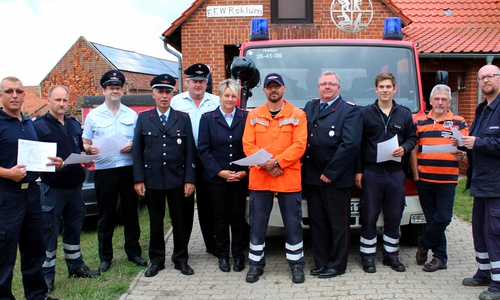 Für das Festwochenende in Roklum werden bereits erste Vorbereitungen getroffen. Foto. Meyer