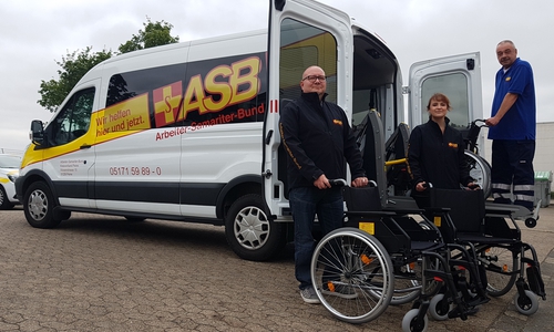 ASB Fahrdienstleiter Andreas Clark, Fahrdienstdisponentin Gesine Schridde und Fahrdienstmitarbeiter Michael Wedemeyer sorgen für Mobilität in jeder Lebenslage. Foto: ASB Peine