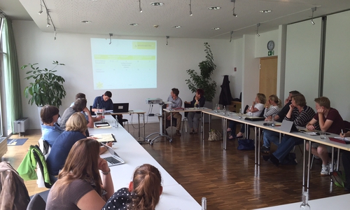Schulamtsleiter Norbert Fricke gibt einen Sachstandsbericht über das Programm zur Berufsorientierung "Kompetenz und Praxis in Wolfenbüttel" (KoPra WF). Foto: Jan Borner