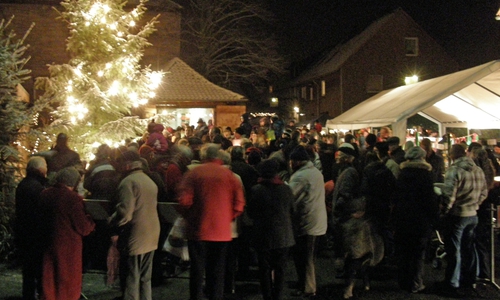 Ob es in diesem Jahr beim Aufstellen des Baumes auch wieder einmal so „weiß“ werden wird wie 2010?
Foto: Jörg Weber
