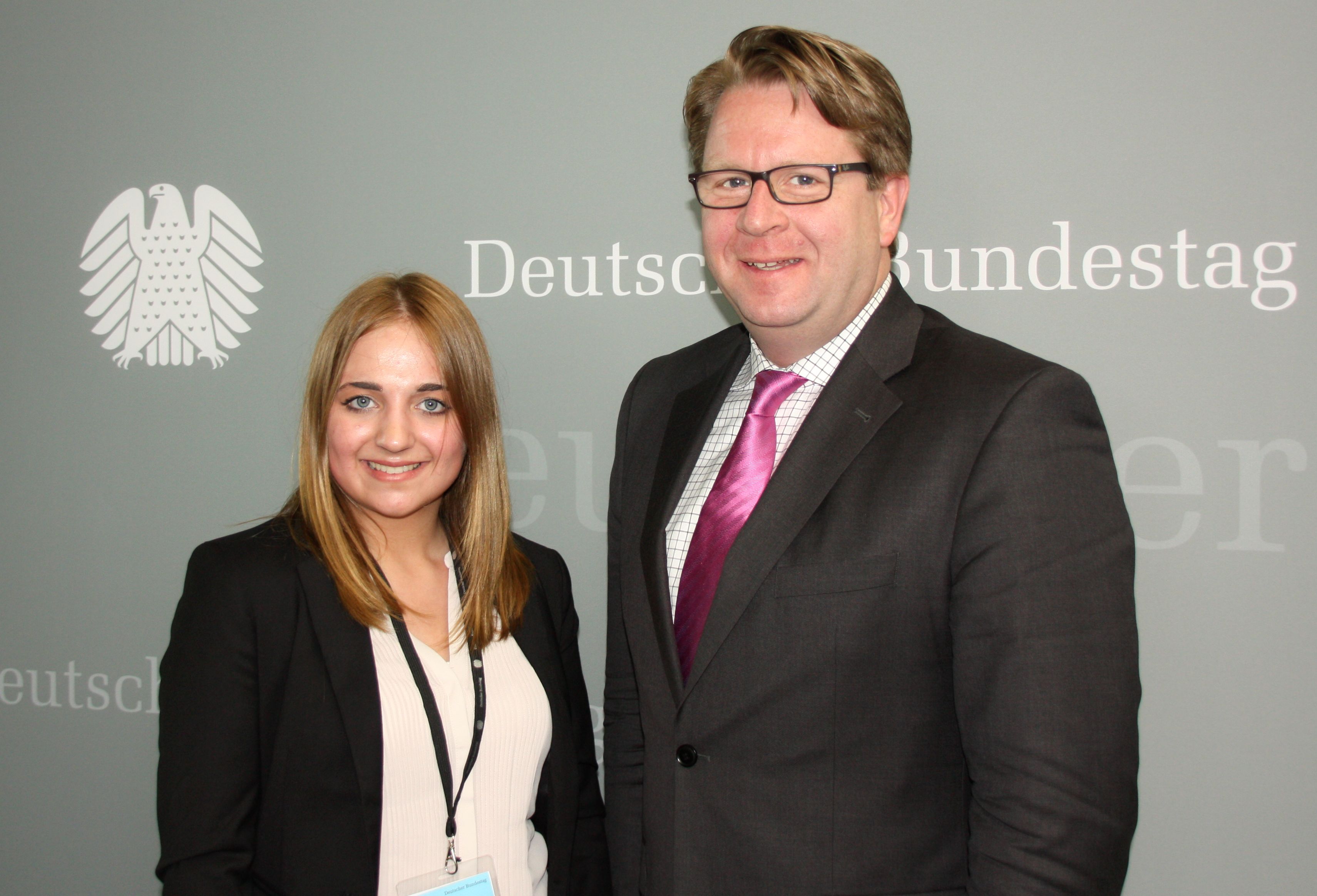 "Jugend und Parlament" Carsten Müller begrüßt Valerie Gorklo in Berlin