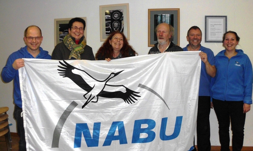 Das Sprechergremium des NABU Bad Harzburg mit Mathias Kumitz (ganz links), Rüdiger Wohlers (2. v.r.) und Marlies Gräwe. Foto: NABU