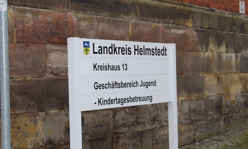 Der gesamte Geschäftsbereich Jugend ist ab dem 15. März zu den gewohnten Zeiten zu erreichen. Symbolbild: Eva Sorembik