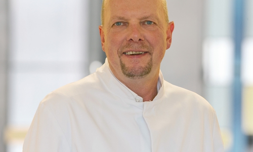 Dr. Hans-Jürgen Richter, Chefarzt der Abteilung für Gynäkologie und Geburtshilfe in der Helios St. Marienberg Klinik Helmstedt. Foto: Asmus Foto

