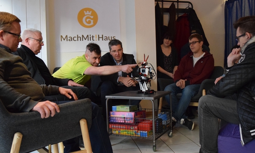 Im MachMit!Haus im Fleischscharren 7 gibt es nicht nur digitale und technische Themen wie Roboter. Bürgerinnen und Bürger können sich diese Woche insbesondere zum Altstadtfest einbringen. Foto: Stadt Goslar