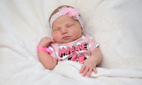 Willkommen: Teona Serenz. Foto: babysmile24.de