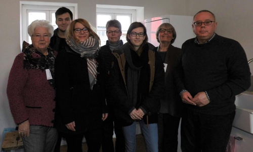 Die Veränder.Bar besuchte das Gärtnermuseum. Dabei waren (v. l.)  Doris Liefner, Torben Bauce, Naja Golüke, Rosi Isensee, Cara Kaschner, Inge Loocke und Andreas Meißler. Foto: Kathrin Meißler