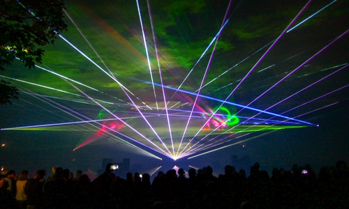 Im letzten Jahr zeigte die Lasershow die Stadtgeschichte.