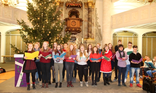 Alle Mitwirkenden genossen die weihnachtliche Atmosphäre in der schön geschmückten Trinitatis-Kirche. Foto: Gymnasium im Schloss