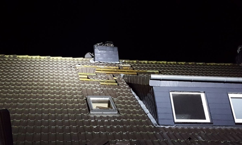 Zwar sind Schäden sichtbar, zu einem Feuer kam es zum Glück aber nicht. Foto: Feuerwehr Lengde