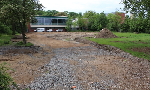 Harald Vespermann plant auf dem Gelände der ehemaligen Gerhart-Hauptmann-Schule ein neues Bauprojekt. Foto: Julian Bergmeier  