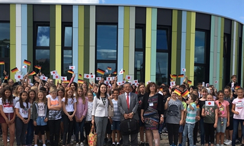 Die japanische Delegation besucht die Hoffmann-von-Fallersleben Realschule. Foto Stadt Wolfsburg