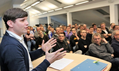 Florian Cacalowski, der kommissarische Vorsitzende des Kreis-Schiedsrichter-Ausschusses, informierte über den Schiedsrichterbestand. Foto: regios24/Hans-Jürgen Trommler
