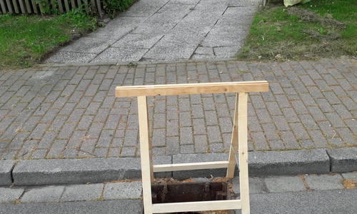 Hier der entfernte Gullyrost. Foto: Jürgen Lingelbach